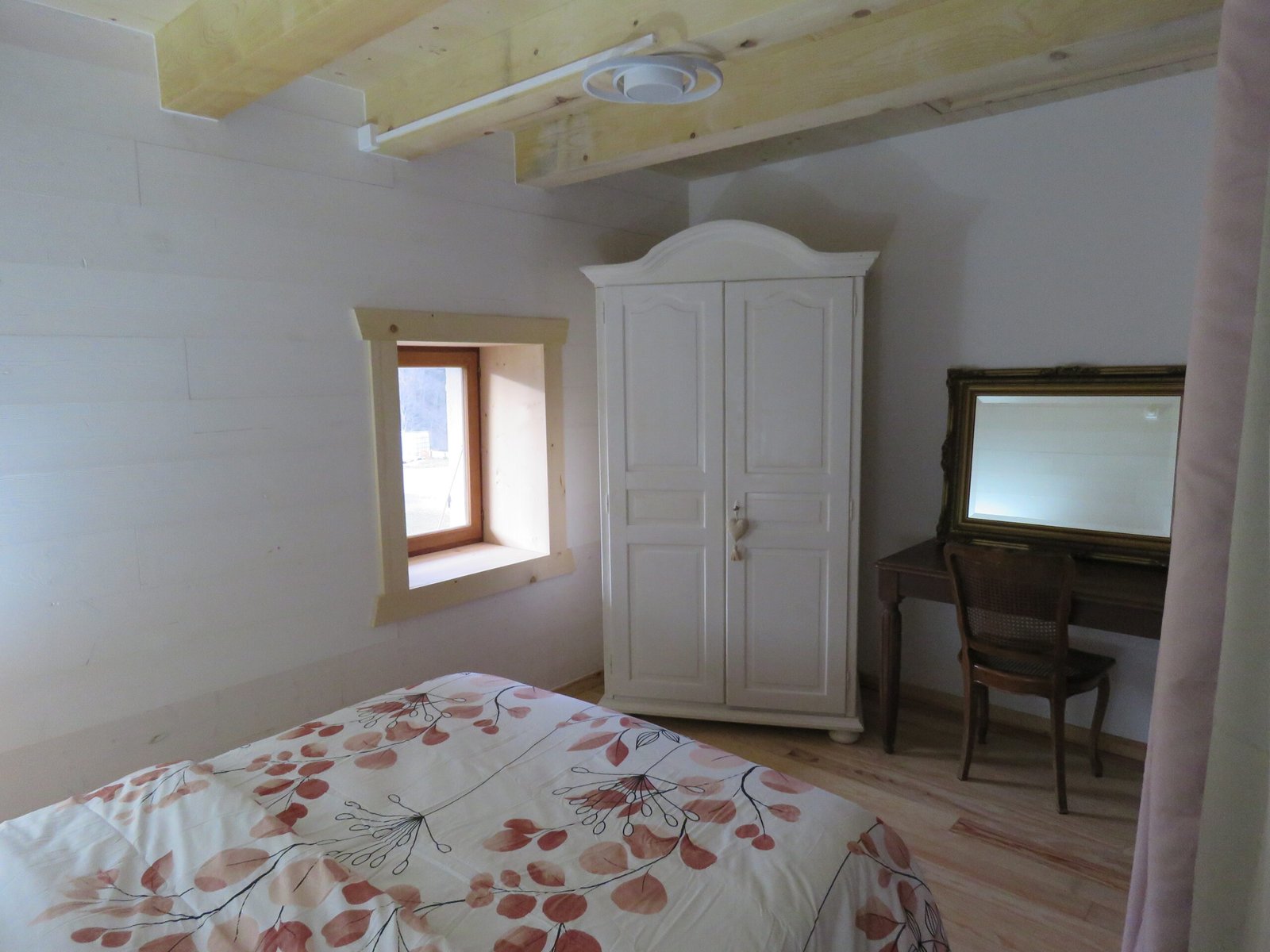 alt="chambre 2 du gîte Chez Maria en Savoie"