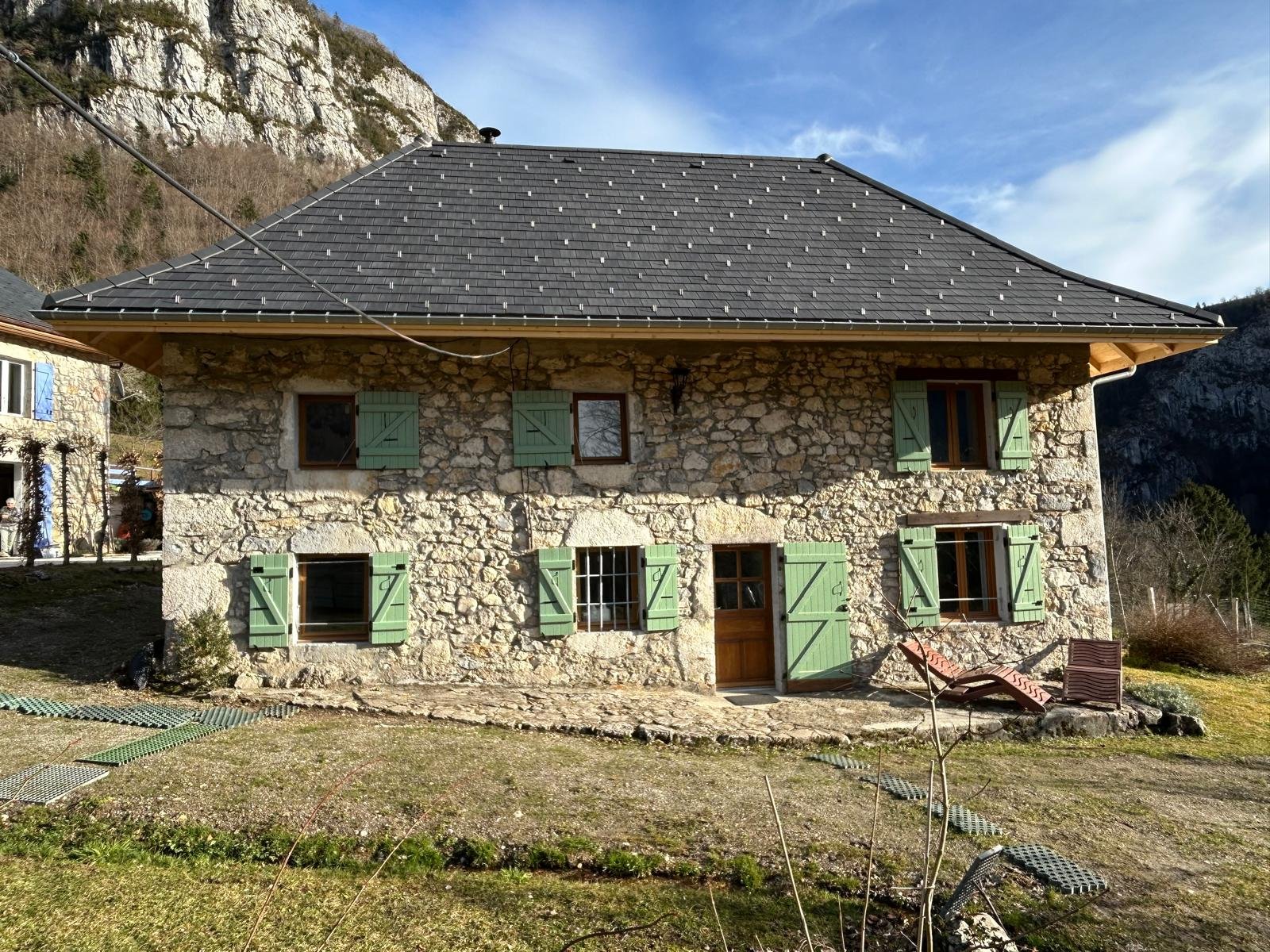 alt="vue exterieur du gîte Chez Maria en Savoie"